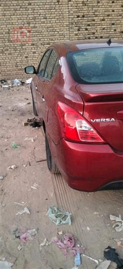 نيسان فيرسا